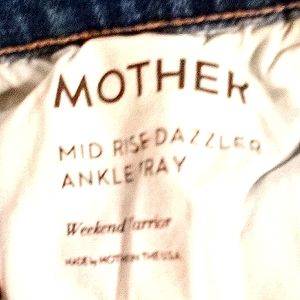 Mother mid rise dazzler jeans size 26 in blue